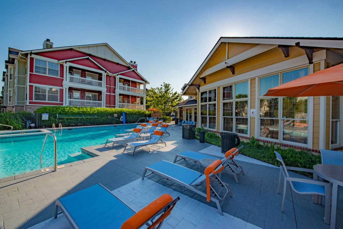 Apartment for rent at The Drexel at Oakley, 3827 Paxton Ave, Cincinnati, OH 45209