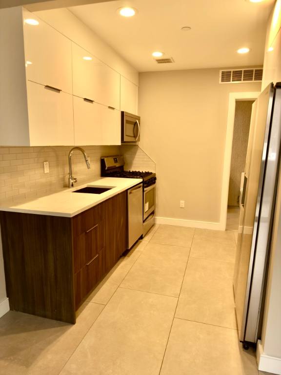 Apartment for rent at 168 E 100th St #702, New York, NY 10029
