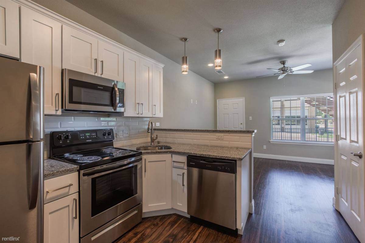 1328 Underwood St, Denton, TX 76201
