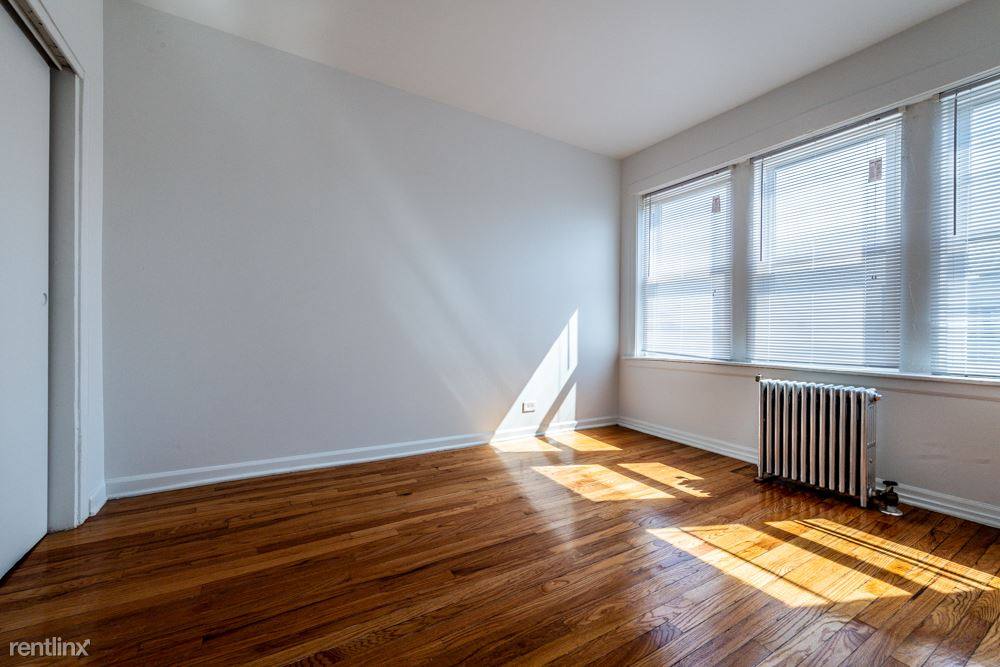 8256 S Loomis Blvd, Chicago, IL 60620