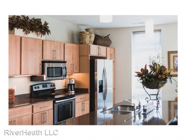 181 S Riverheath Way #D22, Appleton, WI 54915