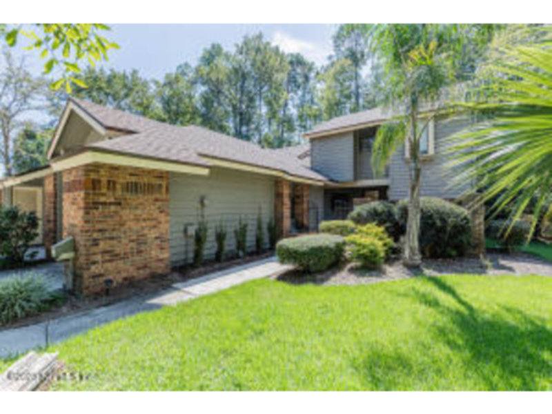 Townhouse for rent at 536 Pine Forest Trail, Orange Park, FL 32073