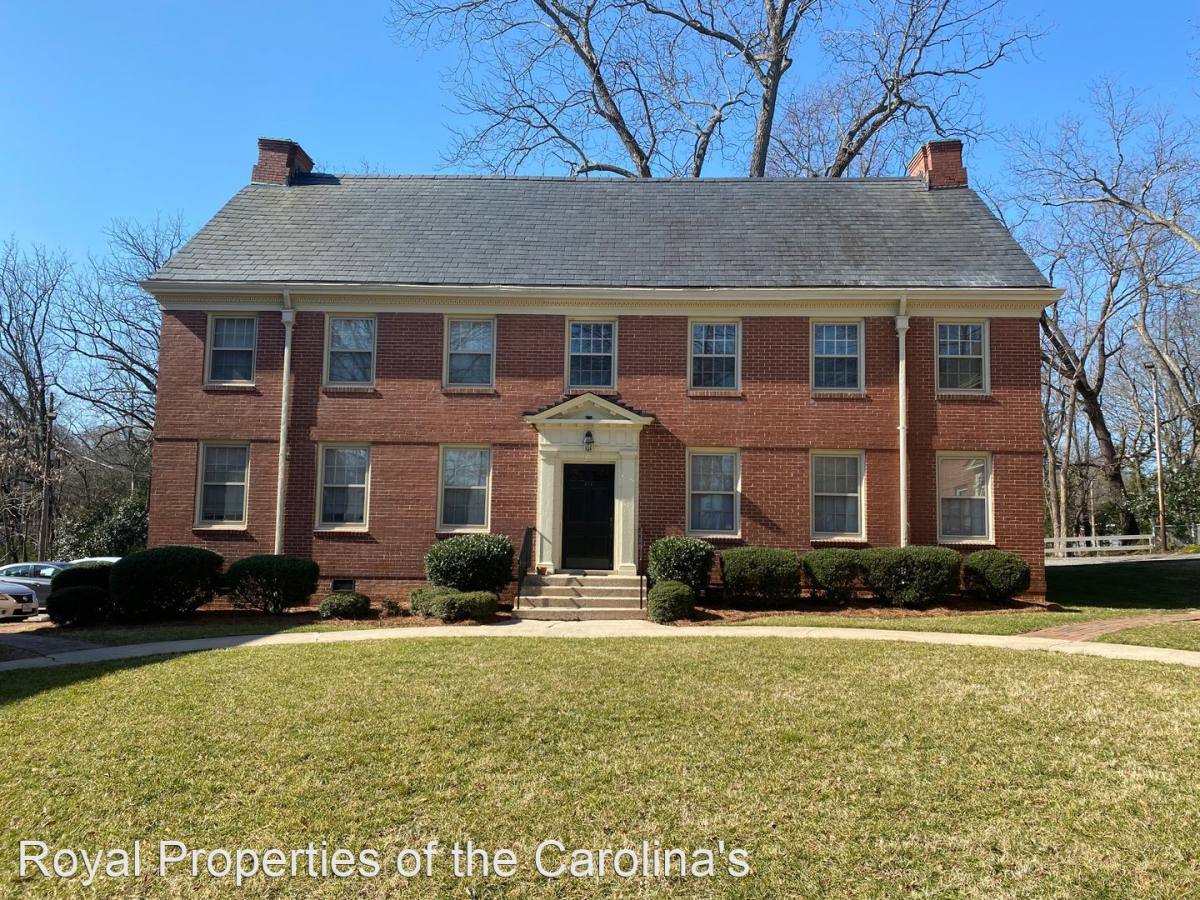 414 S Center St, Statesville, NC 28677