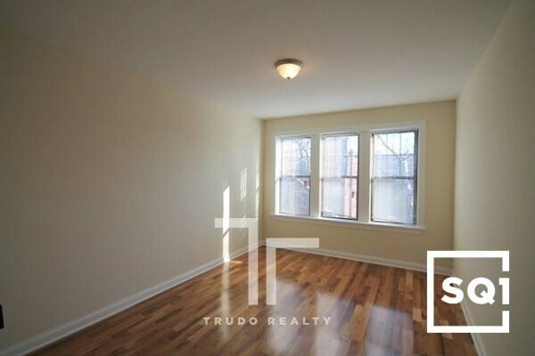 Apartment for rent at 1444 W Byron St #3, Chicago, IL 60613