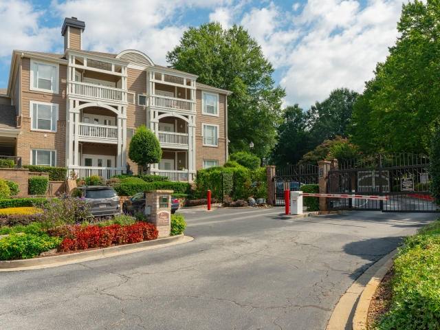 Apartment for rent at 5450 Glenridge Dr NE #C32, Atlanta, GA 30342