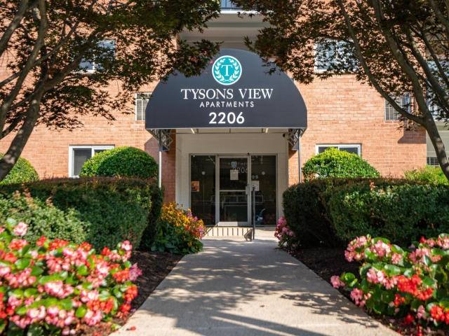 Apartment for rent at 2206 Pimmit Run Lane #C11, Falls Church, VA 22043