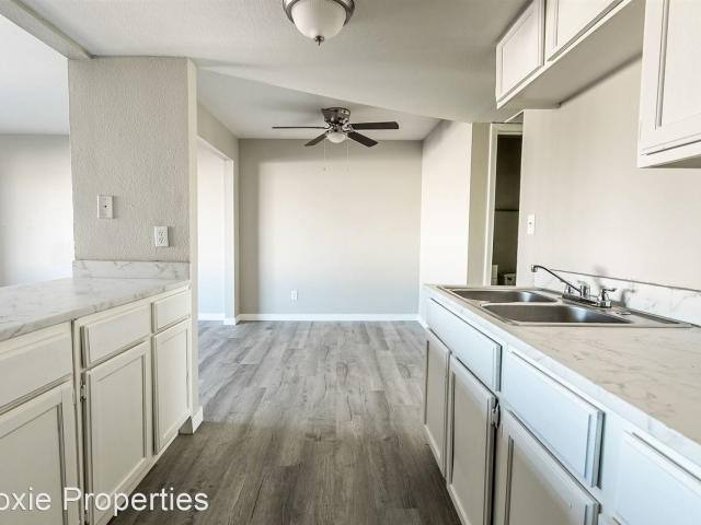 Apartment for rent at 2433 W Campbell Ave #D12, Phoenix, AZ 85015