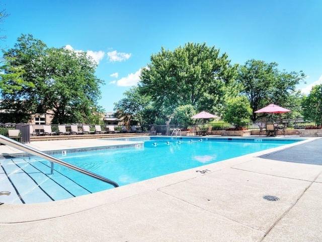 Apartment for rent at 1708 Arbor Square #A12, Schaumburg, IL 60173