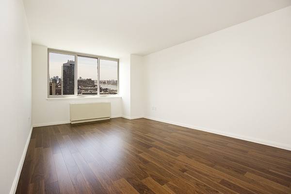 Apartment for rent at 561 10th Ave #39GG, New York, NY 10036