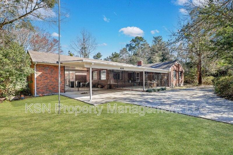 House for rent at 632 Johnston St, Savannah, GA 31405