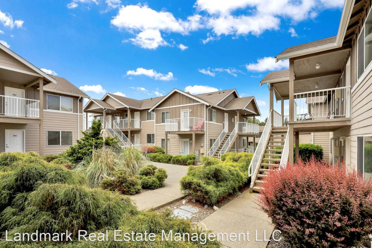 1003100510071009 24th St, Bellingham, WA 98225
