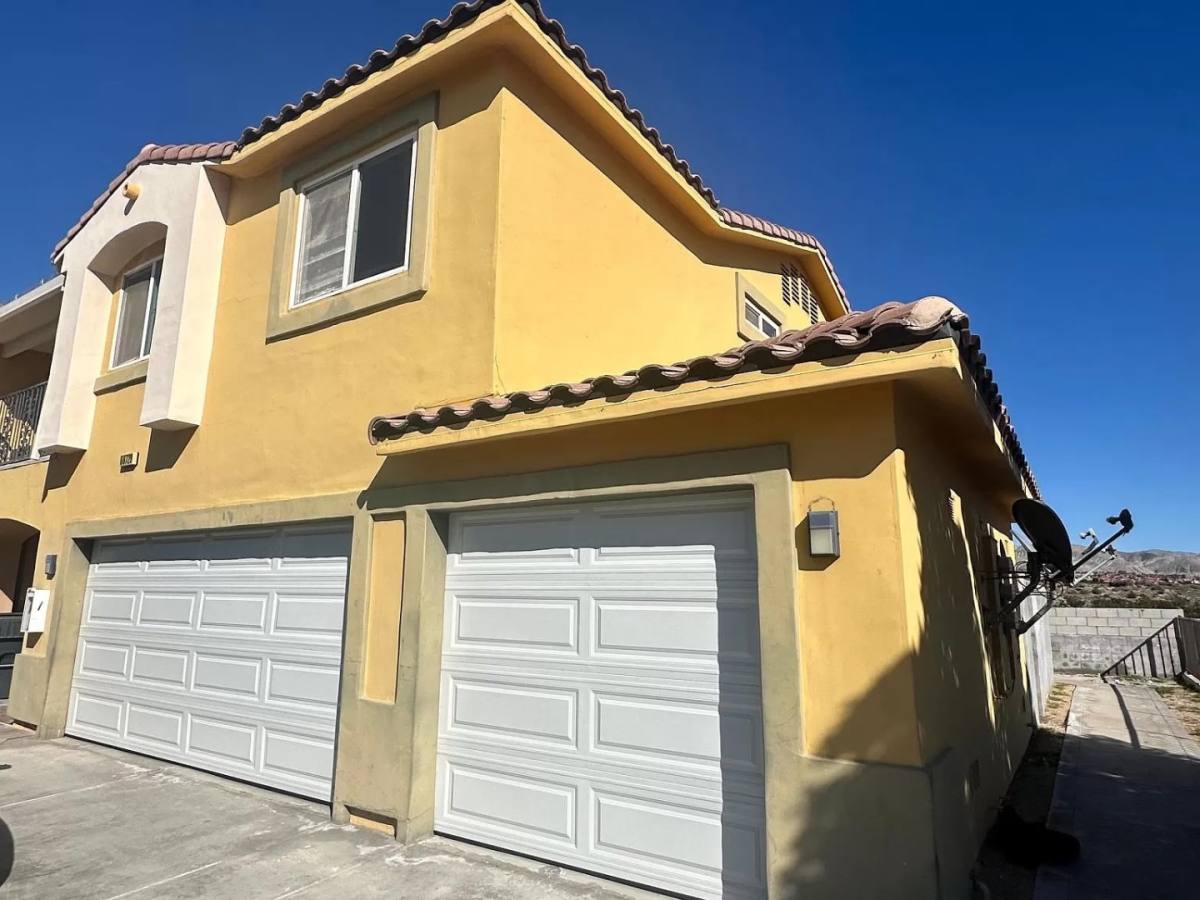 Townhouse for rent at 66729 Hacienda Ave, Desert Hot Springs, CA 92240