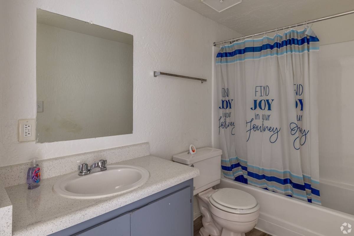 Apartment for rent at 2550 W Hazelwood St, Phoenix, AZ 85017