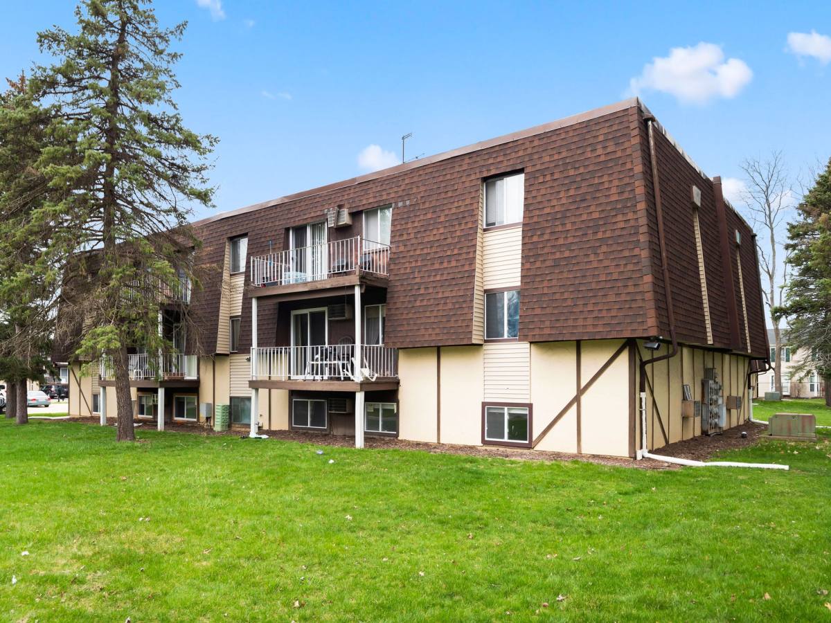 Apartment for rent at 129 David Dr, Elyria, OH 44035