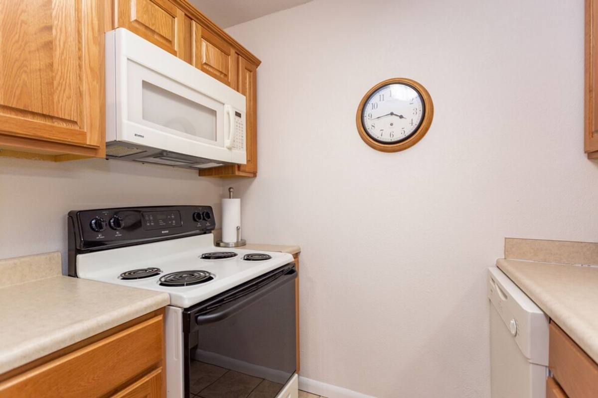 Apartment for rent at 1928 Colgrove Ave, Kalamazoo, MI 49048