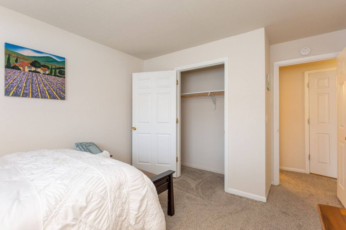 Apartment for rent at 1928 Colgrove Ave, Kalamazoo, MI 49048