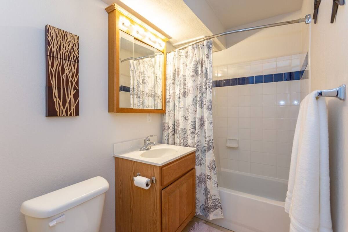 Apartment for rent at 1928 Colgrove Ave, Kalamazoo, MI 49048