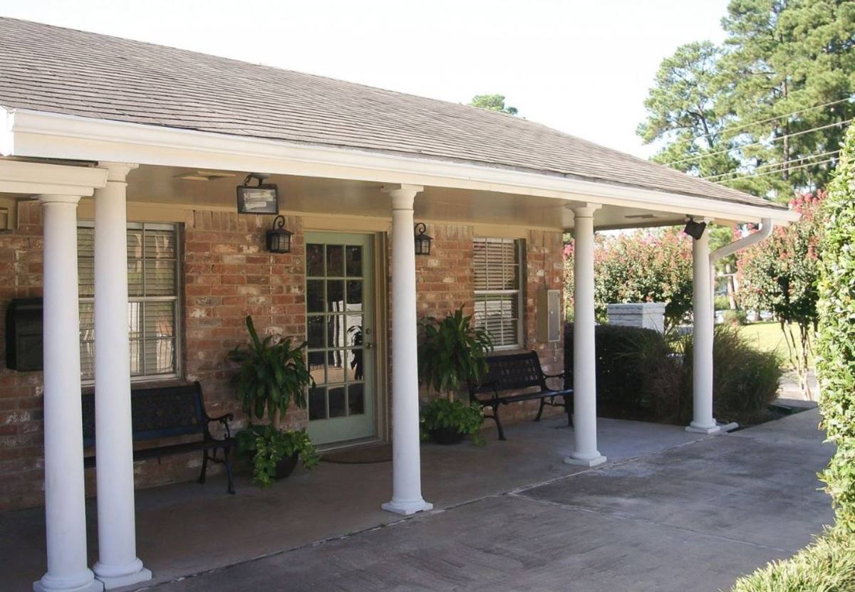 Apartment for rent at 2451 Lake Rd, Huntsville, TX 77340
