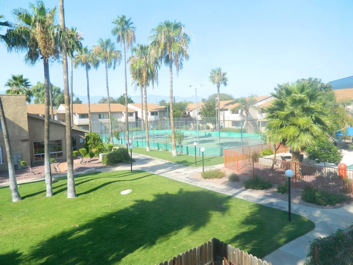 Apartment for rent at Shadowtree Apartment Homes, 201 N Wilmot Rd, Tucson, AZ 85711