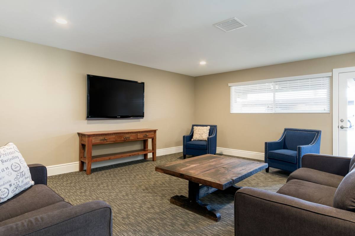 Apartment for rent at 455 E Washington Ave, Escondido, CA 92025