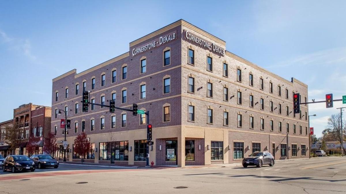 Apartment for rent at 124 E Lincoln Highway, Dekalb, IL 60115