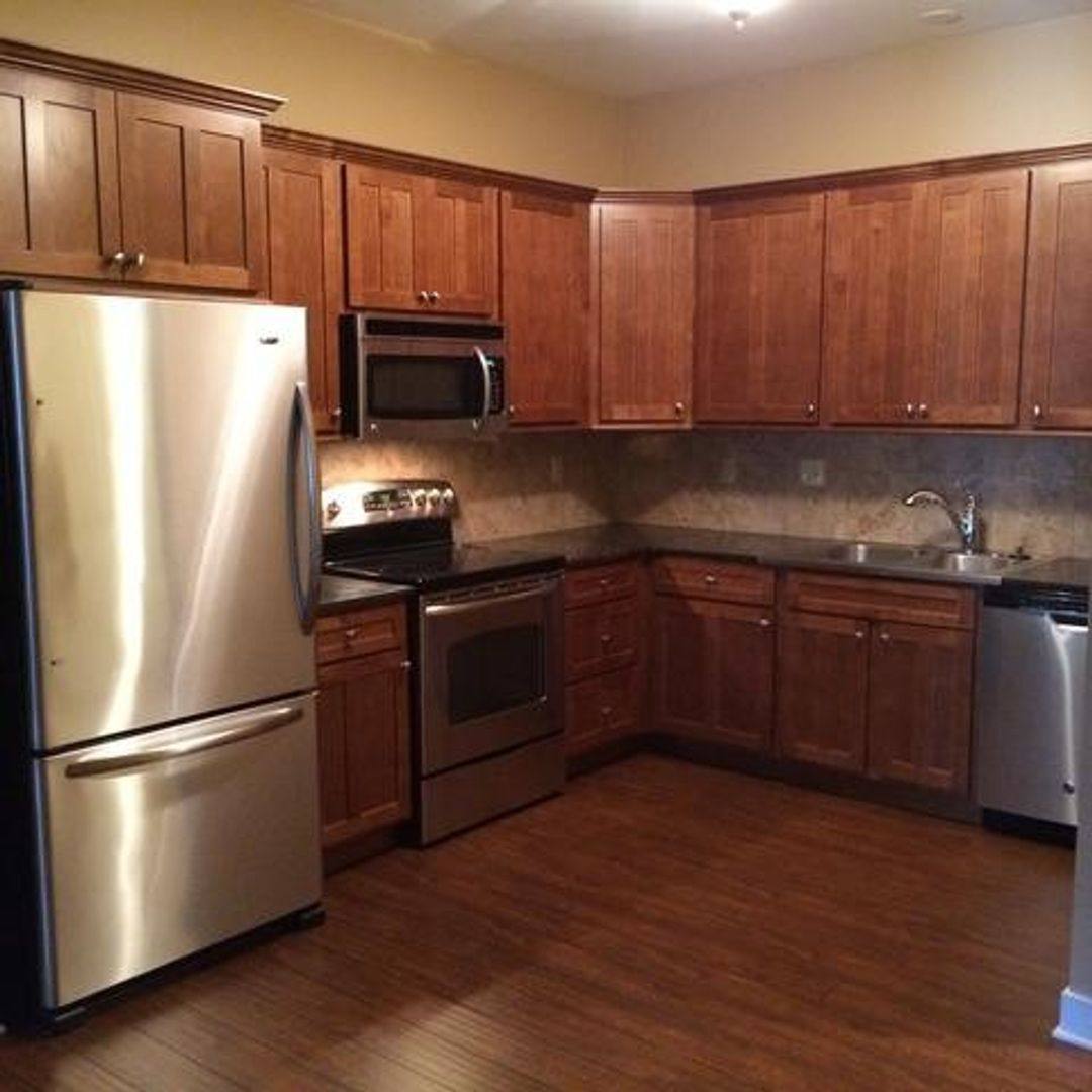 Apartment for rent at 437 W State St, Sycamore, IL 60178