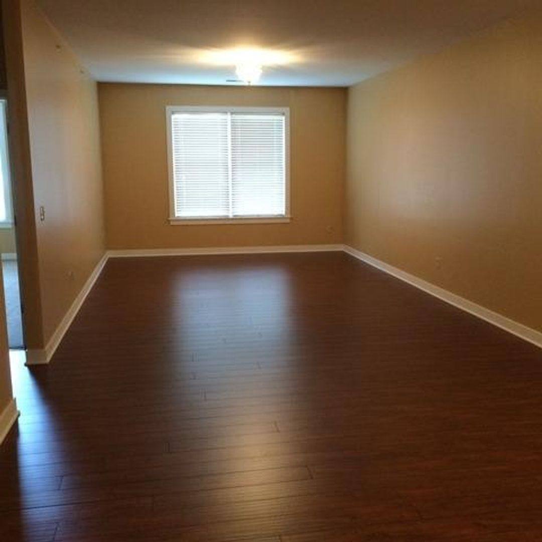 Apartment for rent at 437 W State St, Sycamore, IL 60178