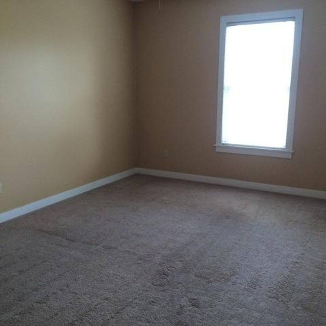 Apartment for rent at 437 W State St, Sycamore, IL 60178