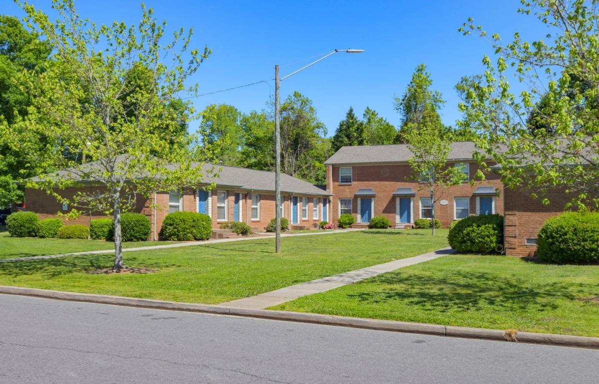 Apartment for rent at 1951 Milton Rd, Charlotte, NC 28215