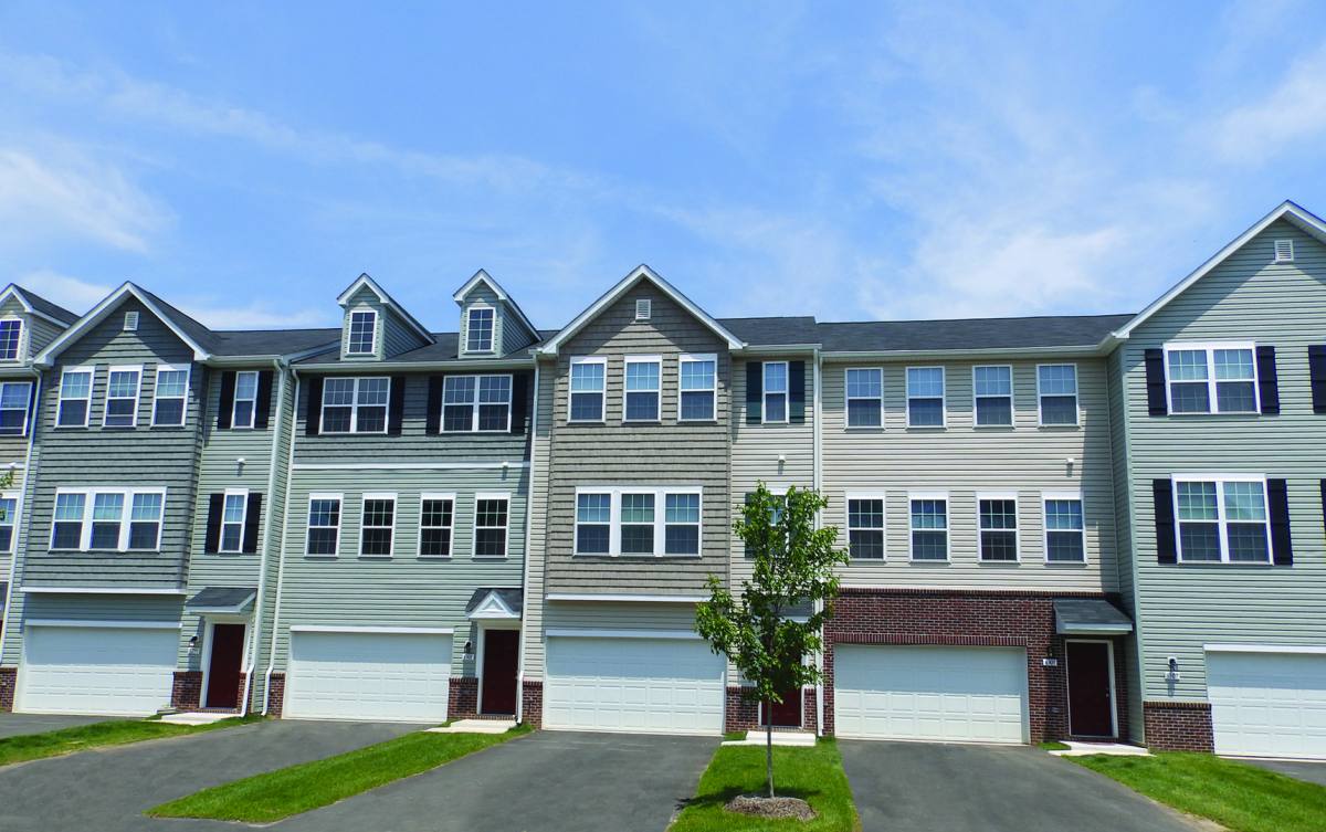 Apartment for rent at 4605 Whiting Rd, Marshall, VA 20115