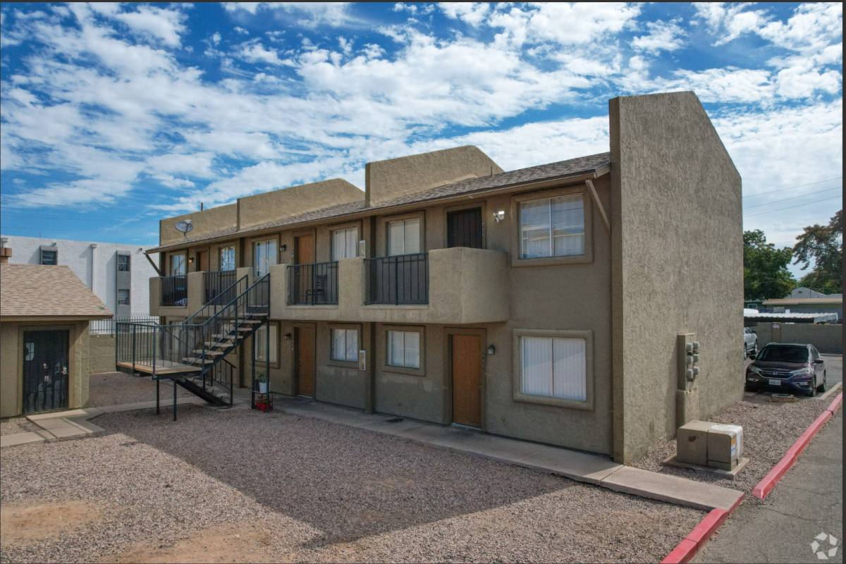 Apartment for rent at 2233 N 36th St, Phoenix, AZ 85008