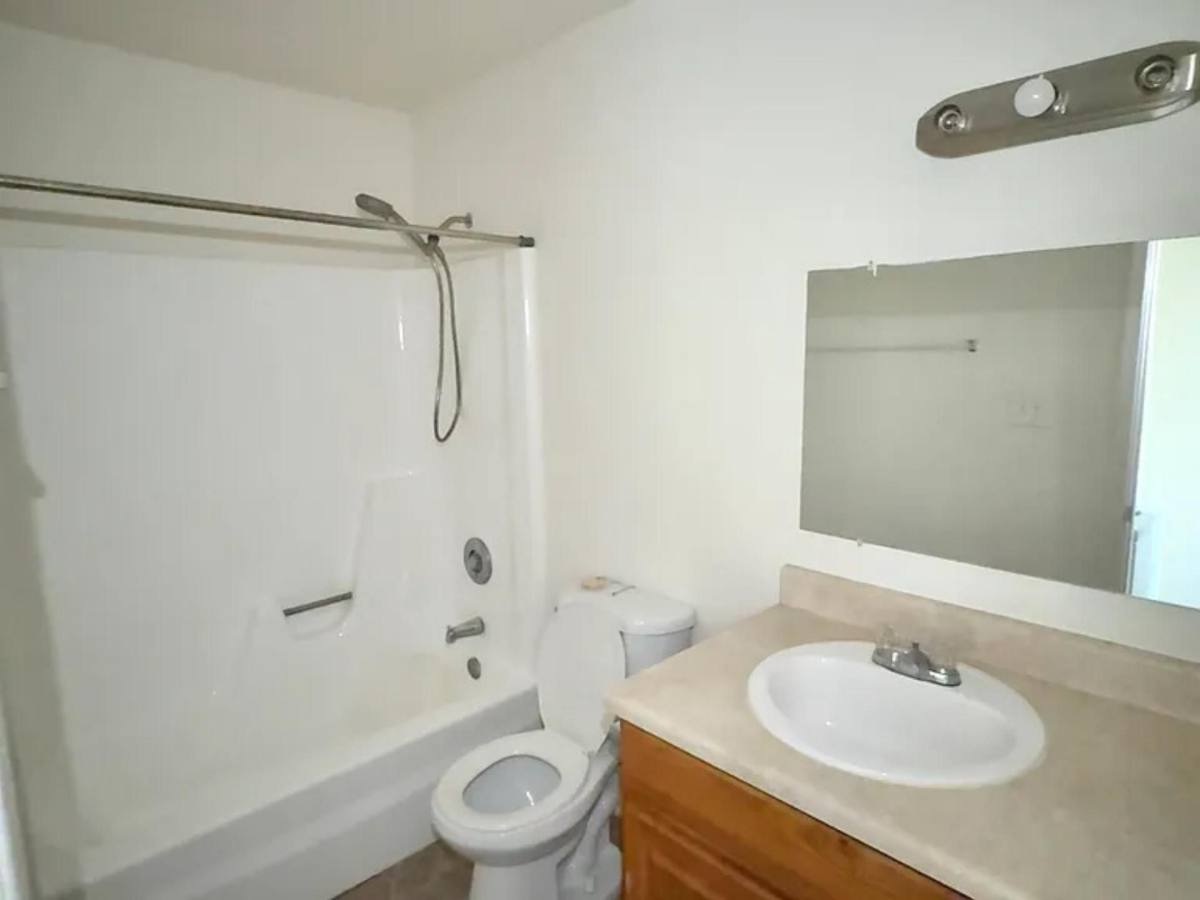 Apartment for rent at 2233 N 36th St, Phoenix, AZ 85008