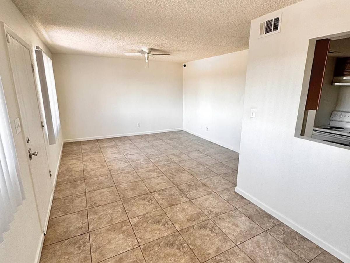 Apartment for rent at 2233 N 36th St, Phoenix, AZ 85008