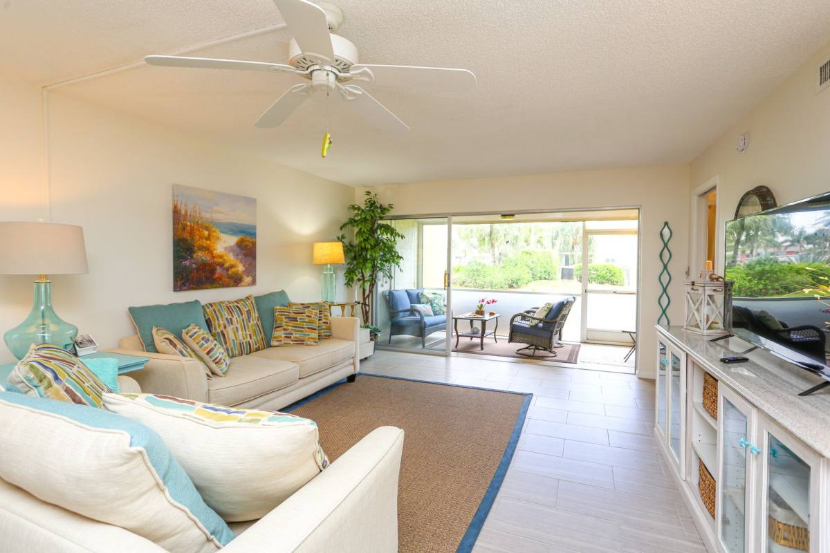 Apartment for rent at 401 Charlemagne Blvd, Naples, FL 34112