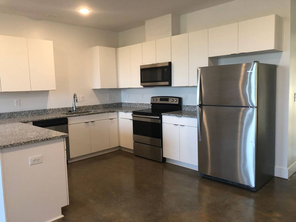 Apartment for rent at 933 21st Ave E, Tuscaloosa, AL 35404