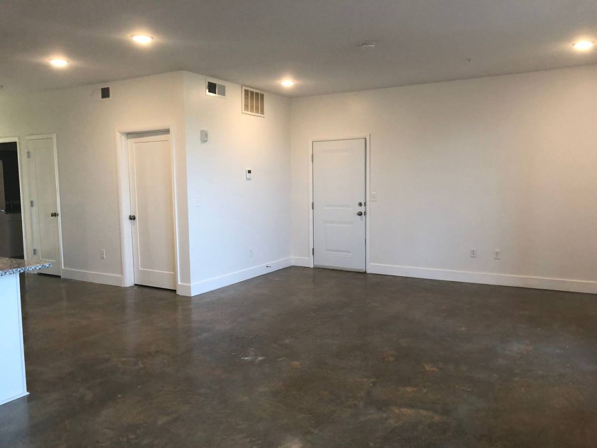 Apartment for rent at 933 21st Ave E, Tuscaloosa, AL 35404