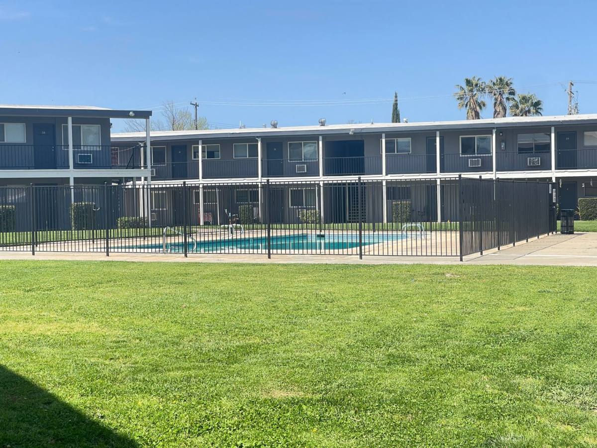 Apartment for rent at 1100 E 17th St, Marysville, CA 95901