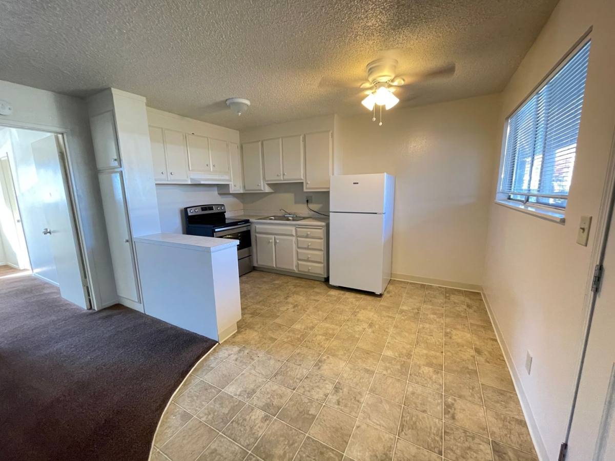 Apartment for rent at 1100 E 17th St, Marysville, CA 95901