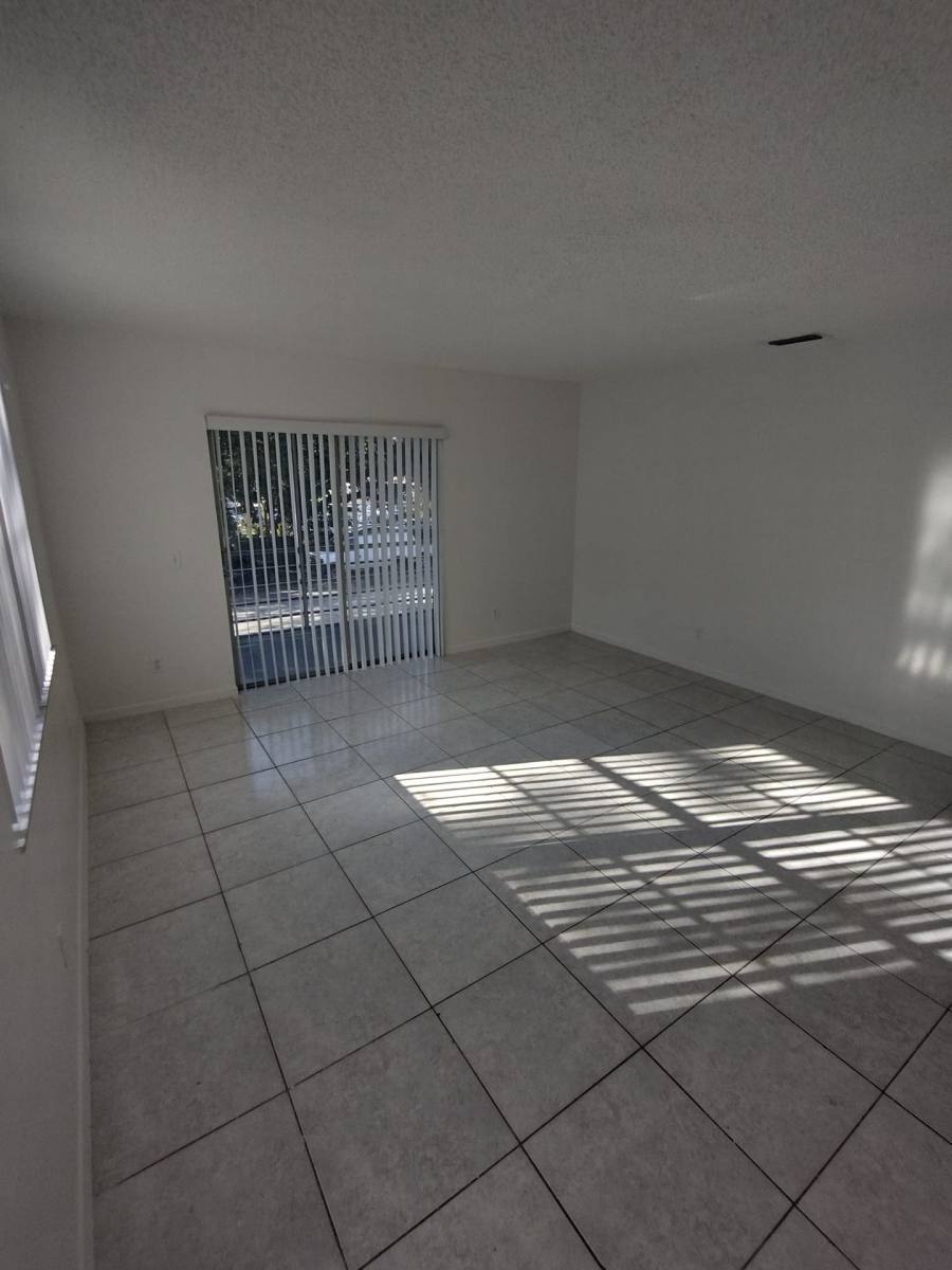 Apartment for rent at 6033 SW 35th St, Hollywood, FL 33023