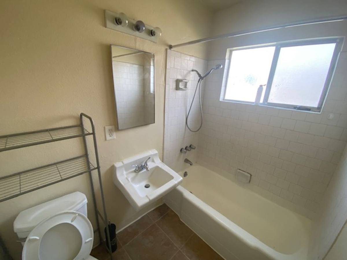 Apartment for rent at 1676 E Kingsley Ave, Pomona, CA 91767