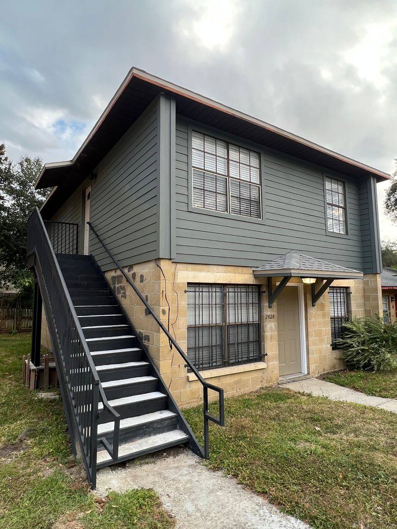 Apartment for rent at 2626 SW 31st Place, Gainesville, FL 32608