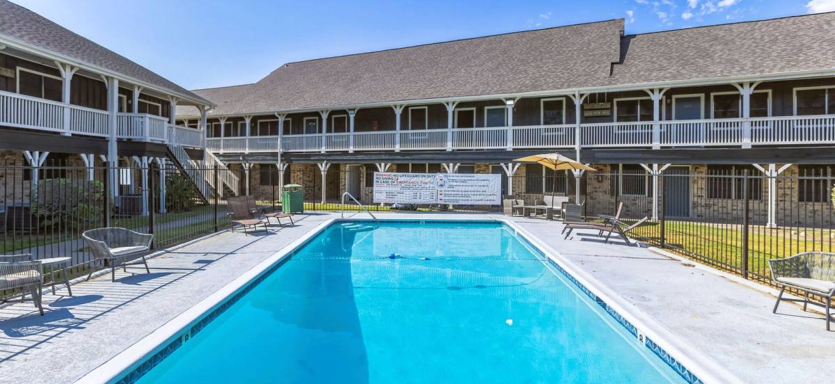 Apartment for rent at 3000 Macarthur Dr, Orange, TX 77630