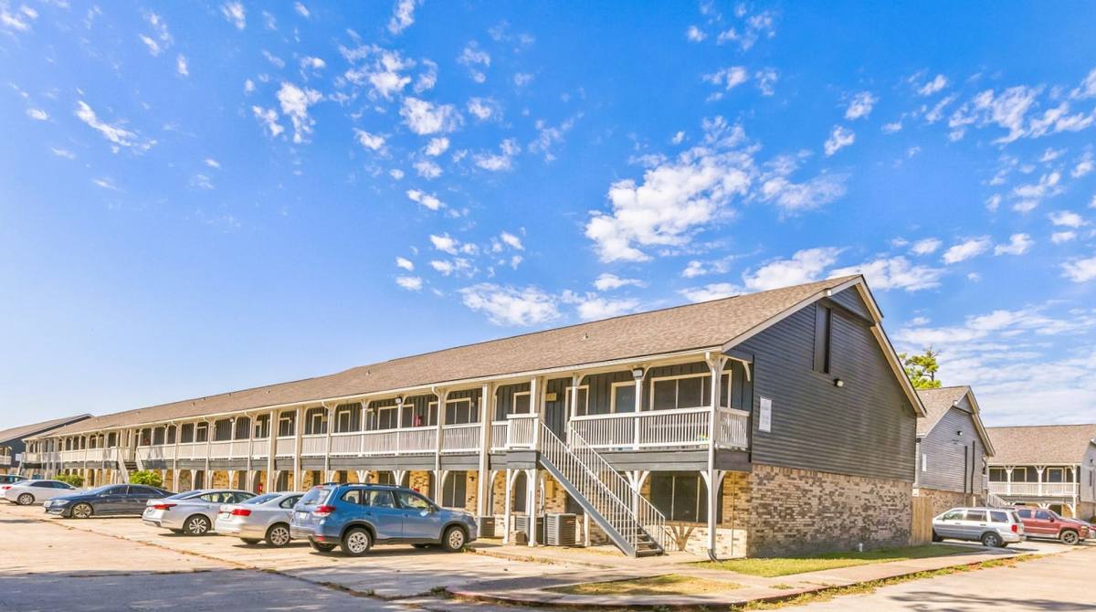 Apartment for rent at 3000 Macarthur Dr, Orange, TX 77630