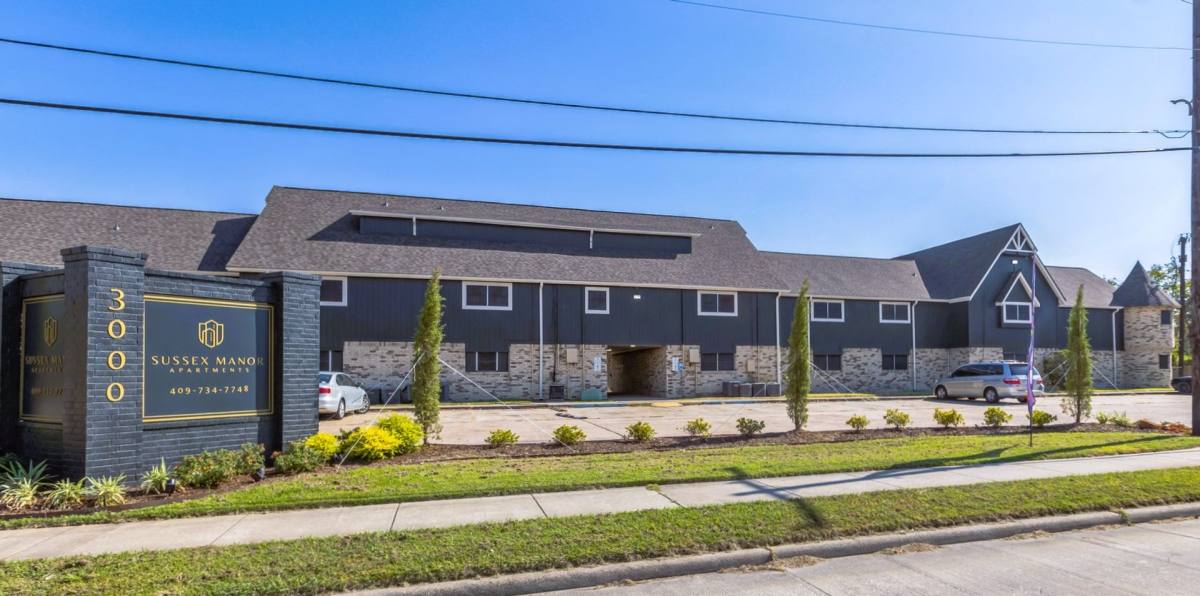 Apartment for rent at 3000 Macarthur Dr, Orange, TX 77630