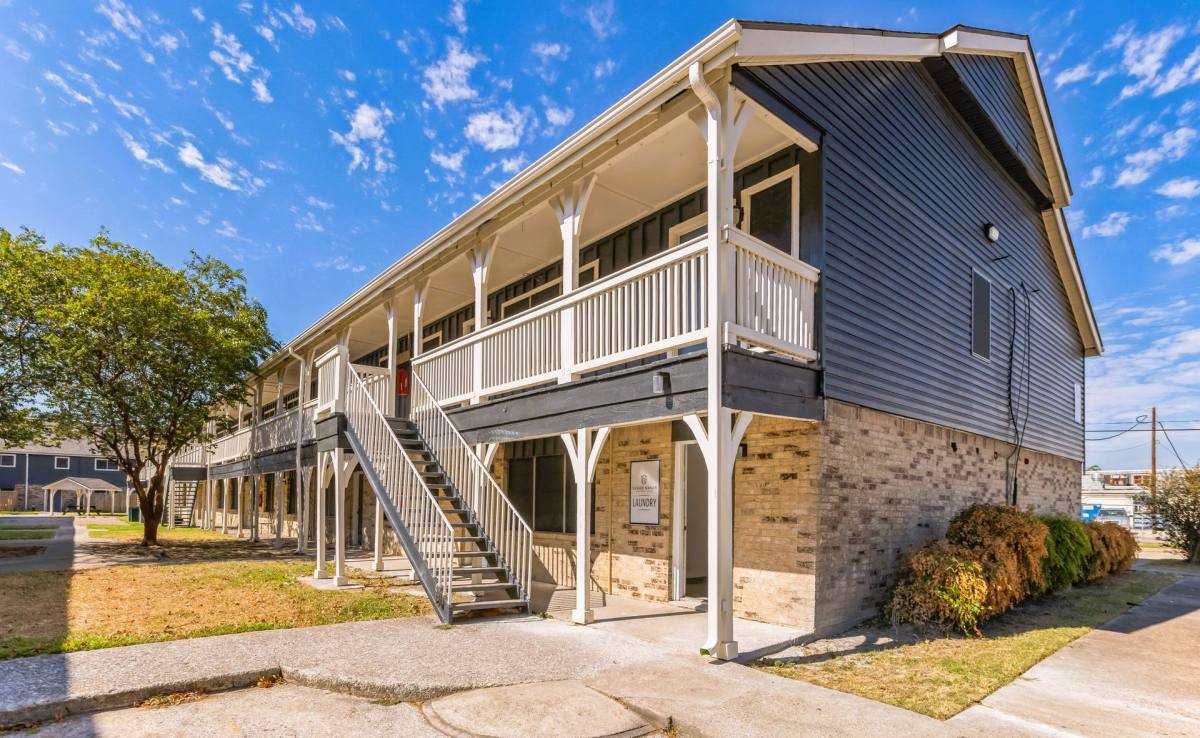Apartment for rent at 3000 Macarthur Dr, Orange, TX 77630
