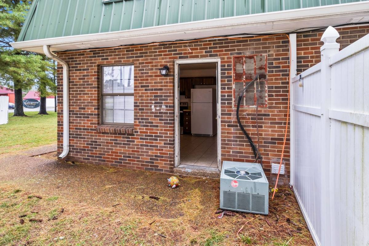 Townhouse for rent at 1041 Woods Ferry Rd, Gallatin, TN 37066