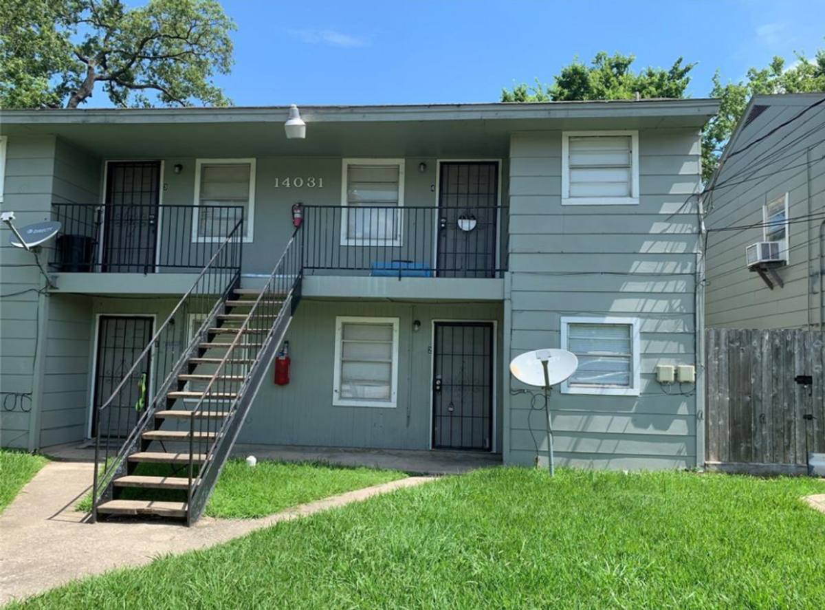 Apartment for rent at 14031 Garber Lane, Houston, TX 77015