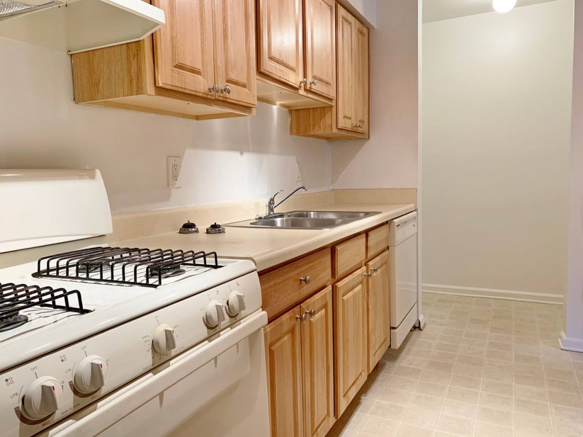 Apartment for rent at 101 Little Bay Ave, Yorktown, VA 23693