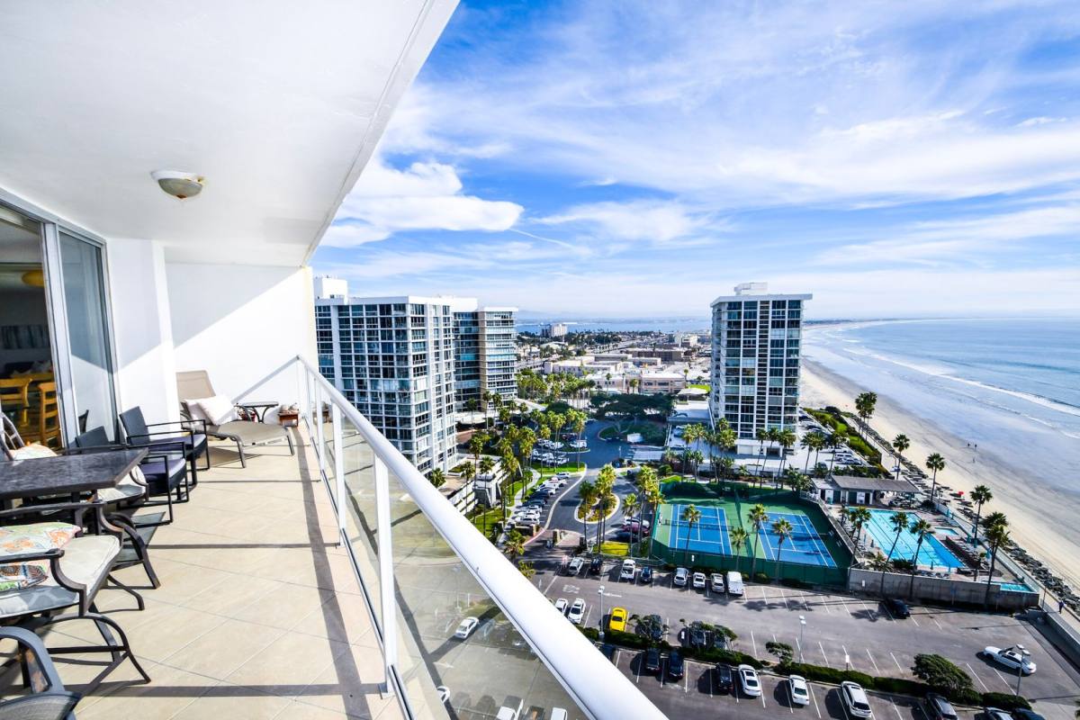 Apartment for rent at 1780 Avenida Del Mundo, Coronado, CA 92118