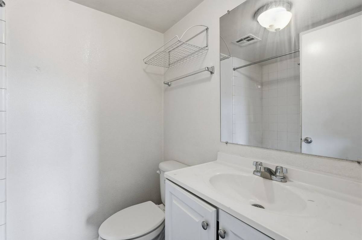 Apartment for rent at 811 N Alvernon Way, Tucson, AZ 85711